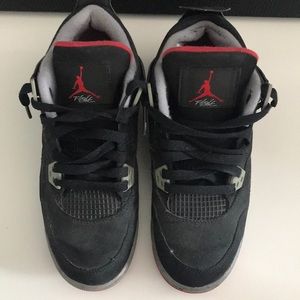 Jordan Bred 4s size 5Y